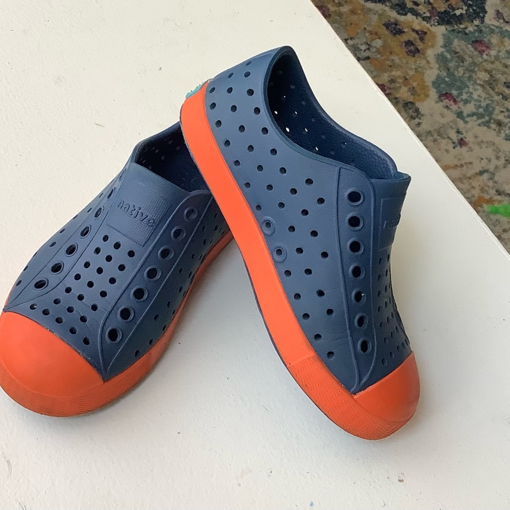 Native Kids Water Slip On Shoes | Size 10 Toddle M